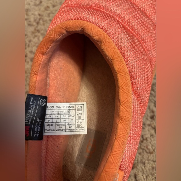 UGG Tasman LTA quilted puffer slippers in orange, 9 - Picture 9 of 10